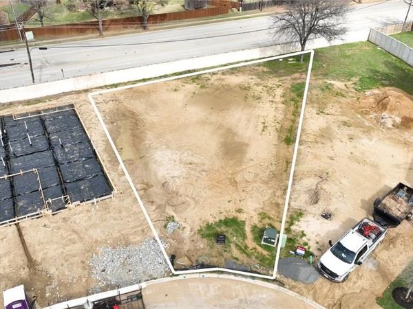 2940 Kosse Court , Grapevine, TX 76051