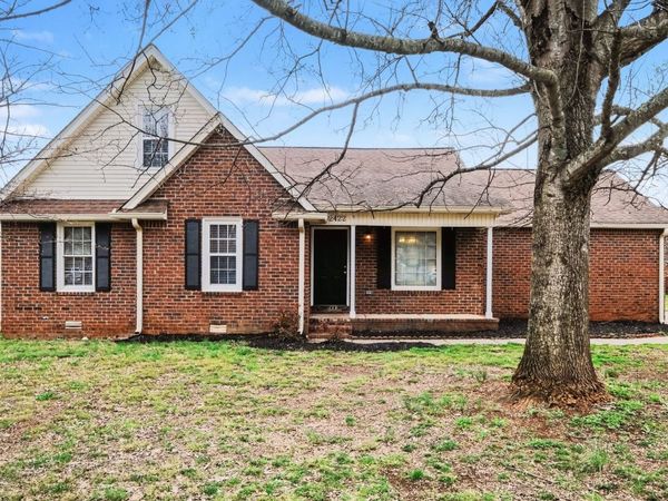 2422 English Hill Dr, Murfreesboro, TN 37129