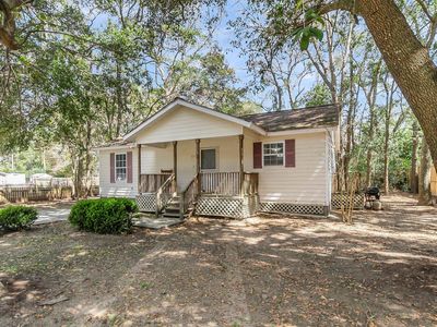 738 Spark Street, Mount Pleasant, SC 29464