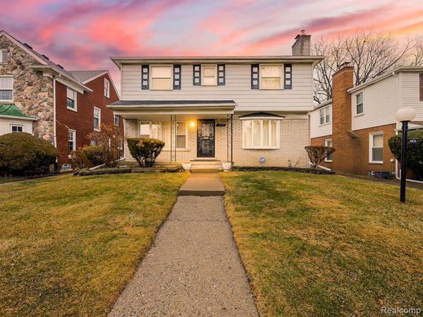 16870 Shaftsbury Avenue, Detroit, MI 48219