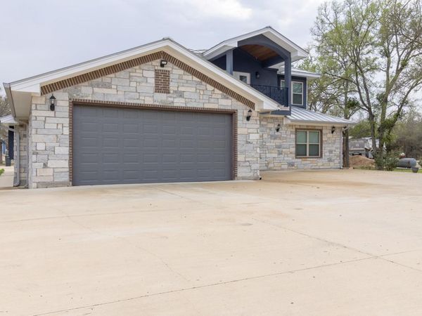 319 Lonesome Dove DR , Cedar Creek, TX 78612