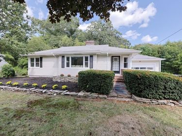 256 S Main St, Hopedale, MA 01747