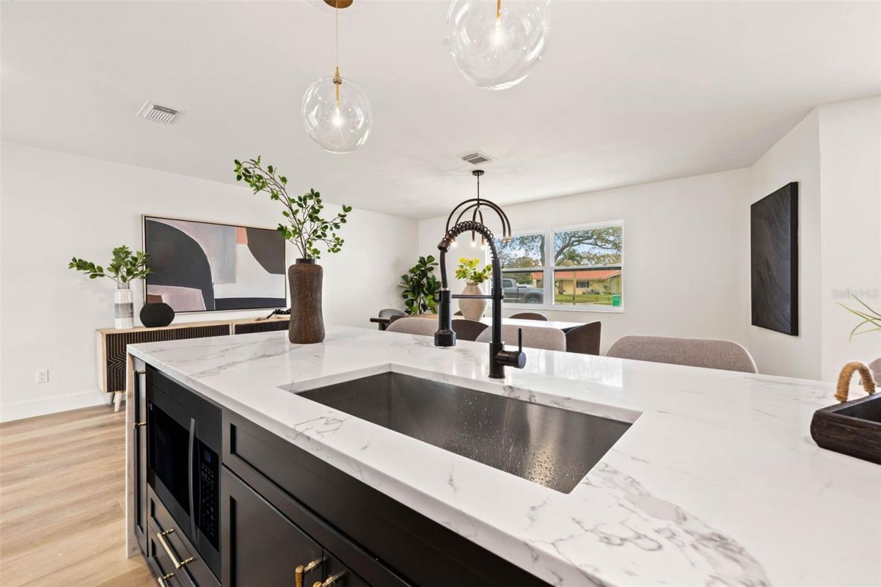 11876 Marla Lane , Seminole, FL 33772 Photo