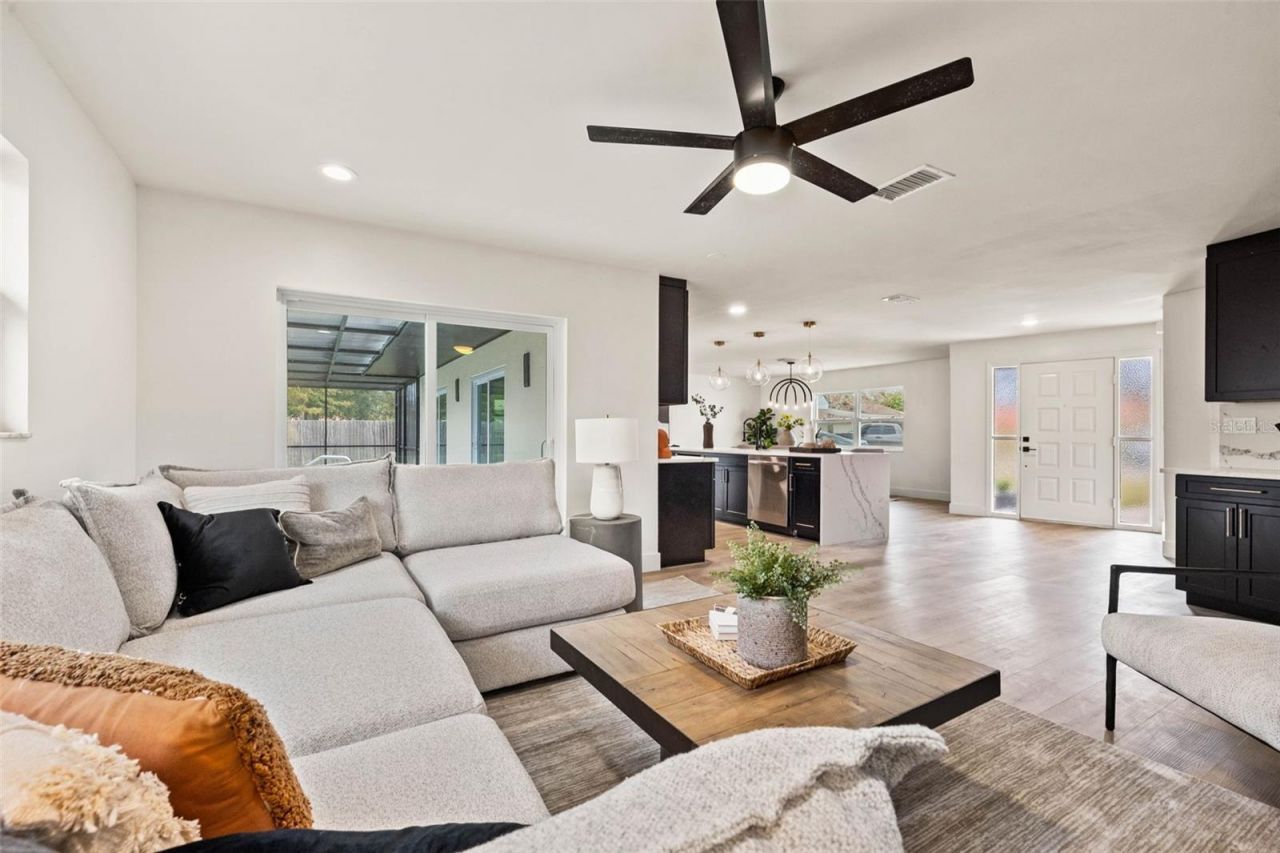 11876 Marla Lane , Seminole, FL 33772 Photo