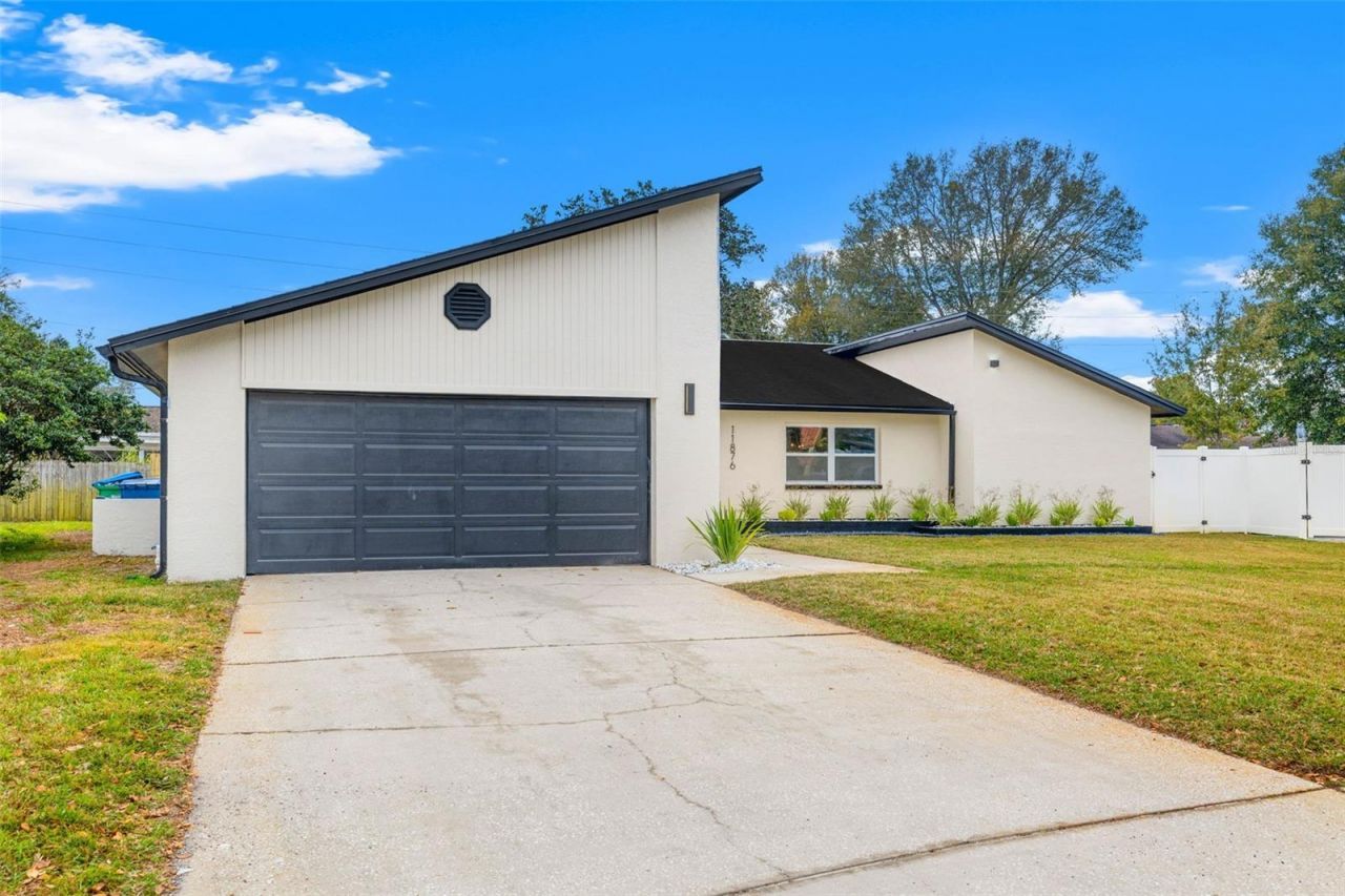 11876 Marla Lane , Seminole, FL 33772 Photo