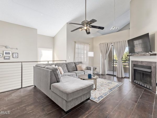 10301 N 70TH Street, Unit 210, Paradise Valley, AZ 85253