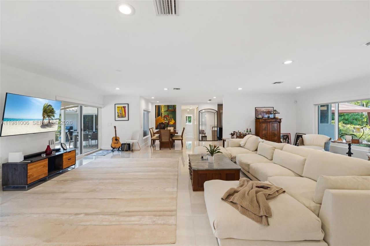 1014 Jefferson St , Hollywood, FL 33019 Photo