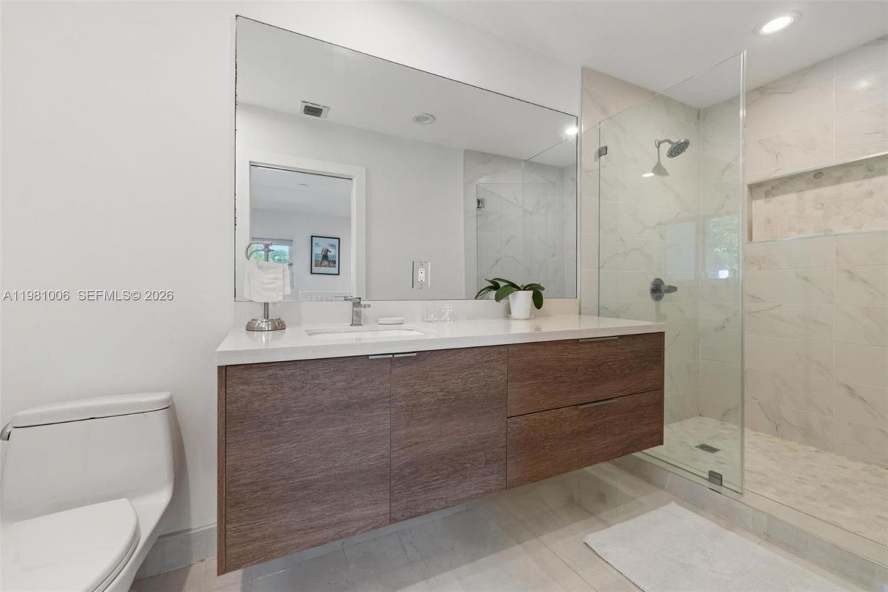 1014 Jefferson St , Hollywood, FL 33019 Photo