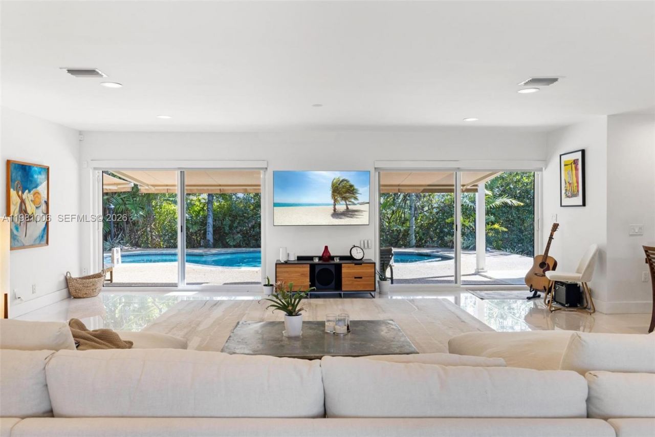 1014 Jefferson St , Hollywood, FL 33019 Photo