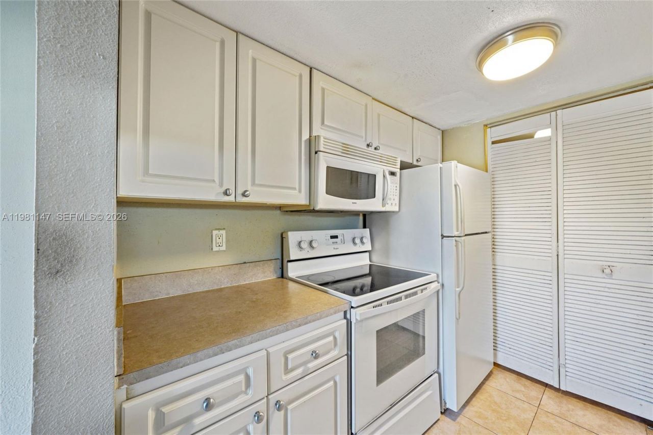 4092 N Pine Island Rd, Unit 206, Sunrise, FL 33351 Photo