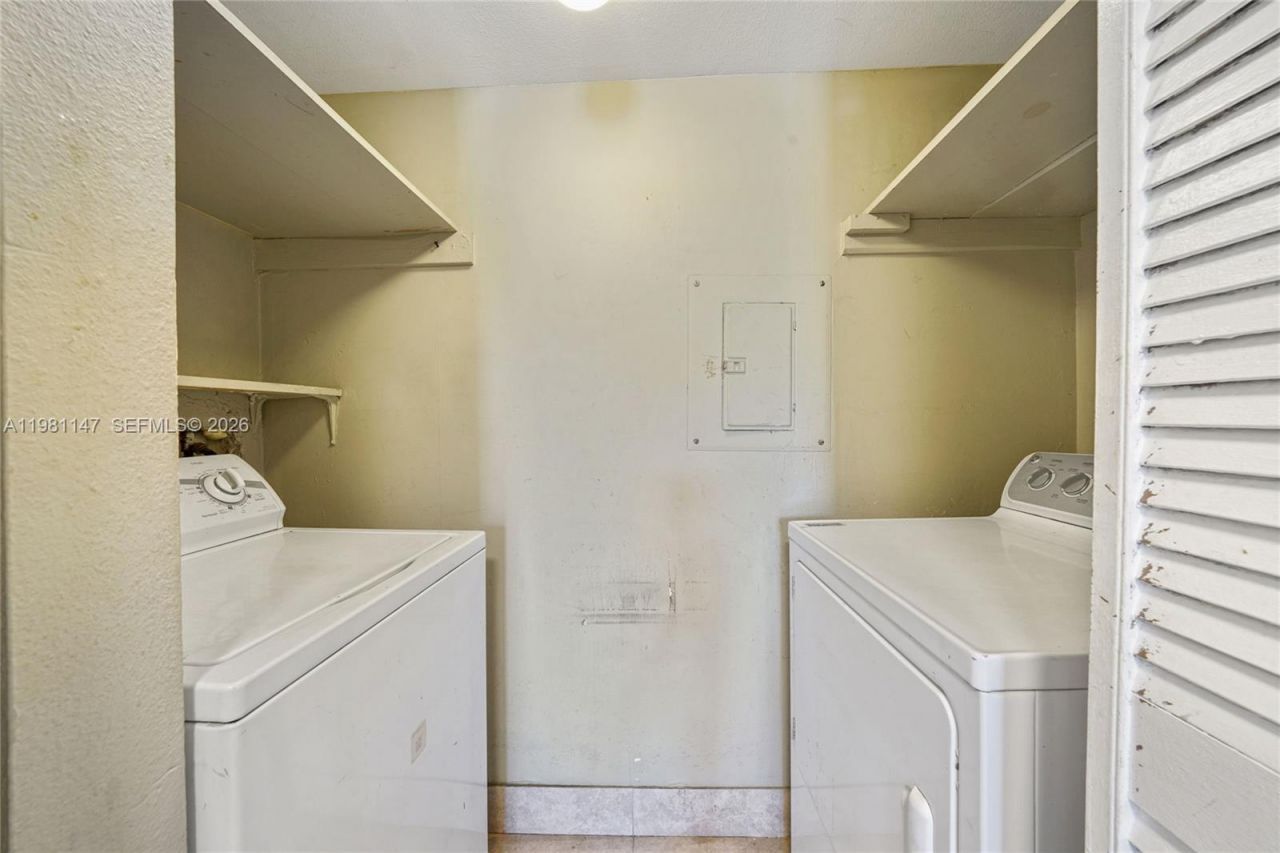 4092 N Pine Island Rd, Unit 206, Sunrise, FL 33351 Photo