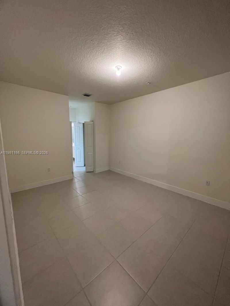 8001 NW 41st St, Unit F-202, Doral, FL 33166 Photo
