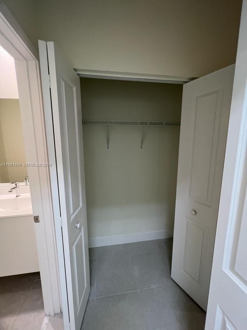 8001 NW 41st St, Unit F-202, Doral, FL 33166 Photo