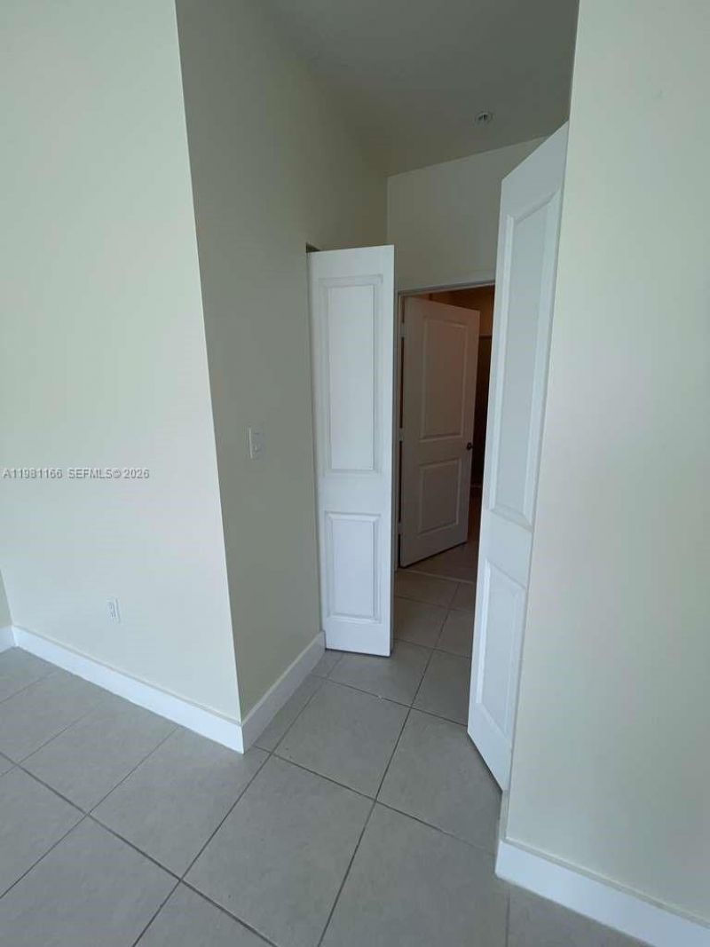 8001 NW 41st St, Unit F-202, Doral, FL 33166 Photo