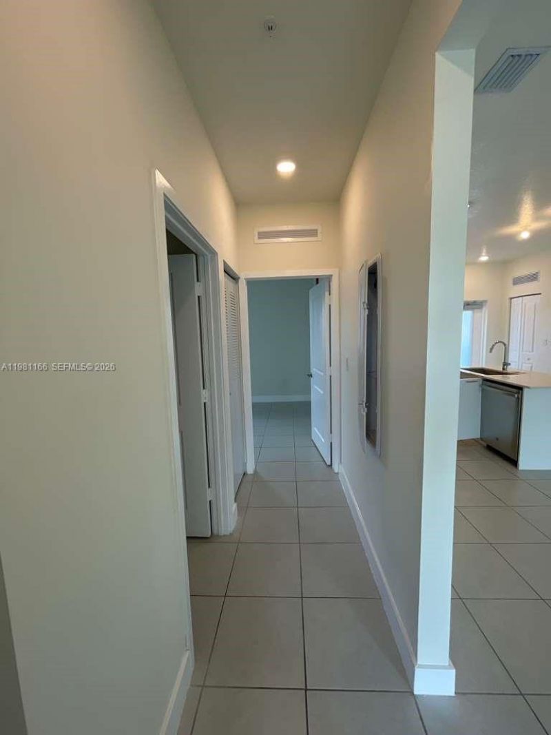 8001 NW 41st St, Unit F-202, Doral, FL 33166 Photo