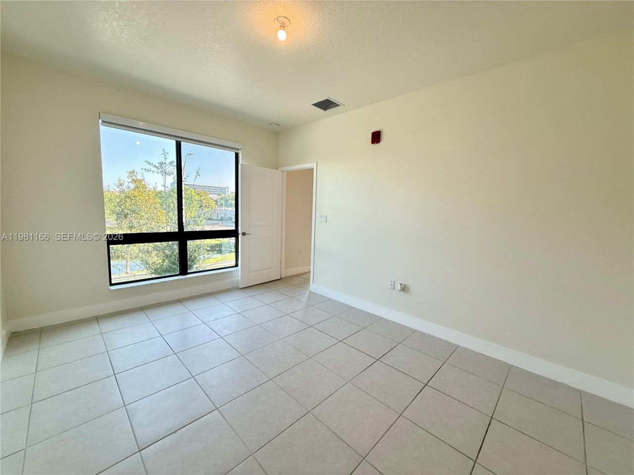 8001 NW 41st St, Unit F-202, Doral, FL 33166 Photo