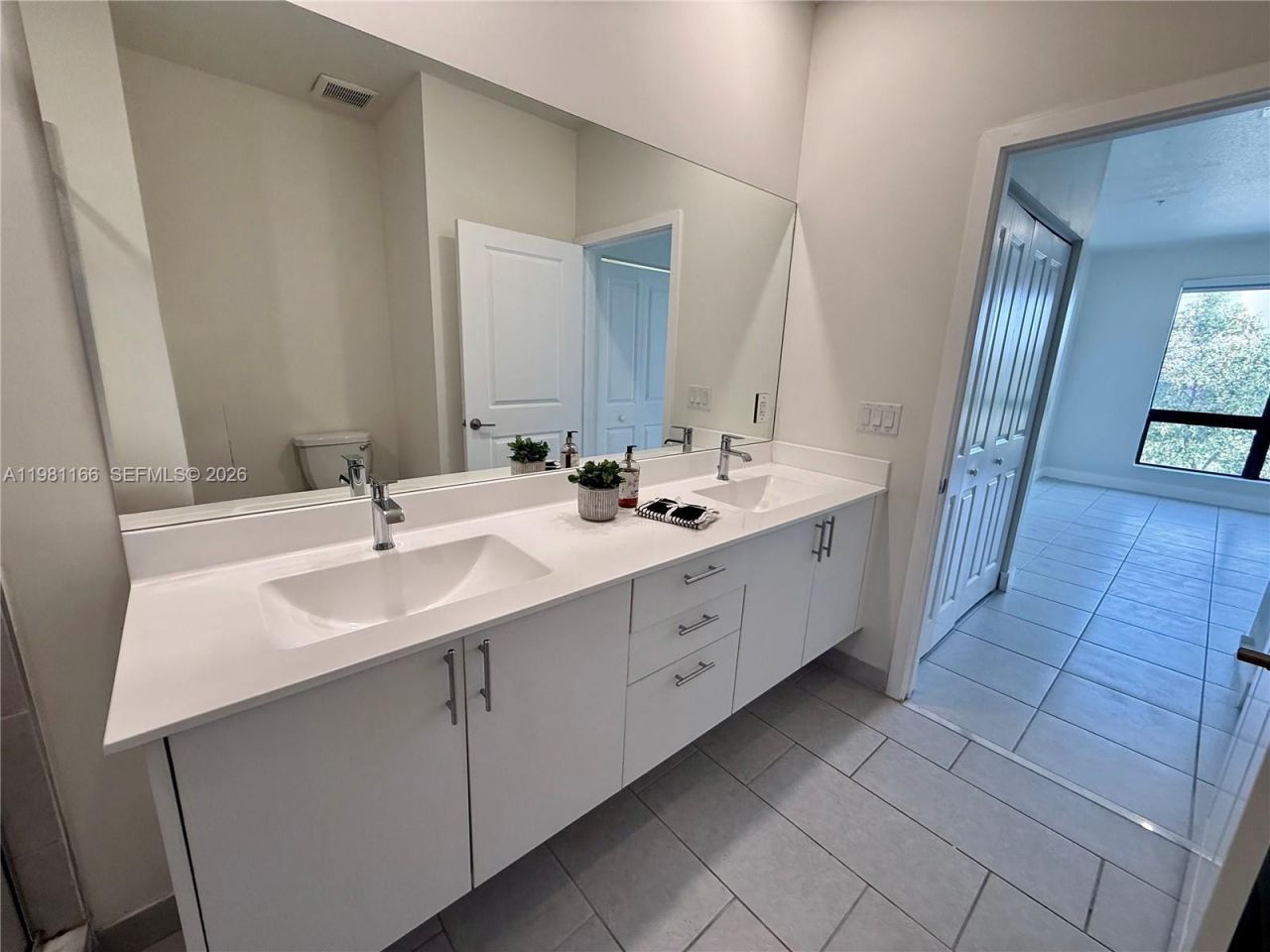 8001 NW 41st St, Unit F-202, Doral, FL 33166 Photo