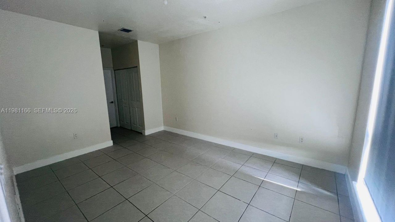 8001 NW 41st St, Unit F-202, Doral, FL 33166 Photo