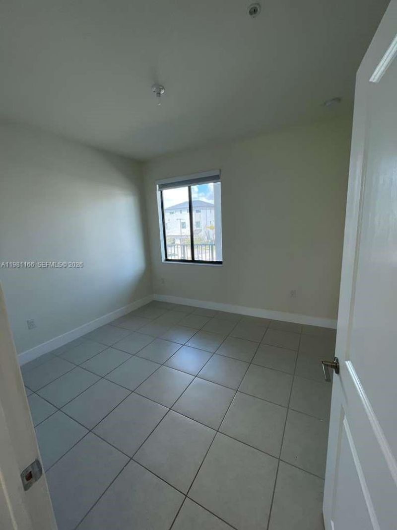 8001 NW 41st St, Unit F-202, Doral, FL 33166 Photo