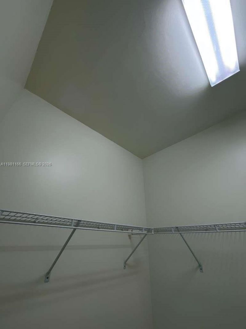 8001 NW 41st St, Unit F-202, Doral, FL 33166 Photo