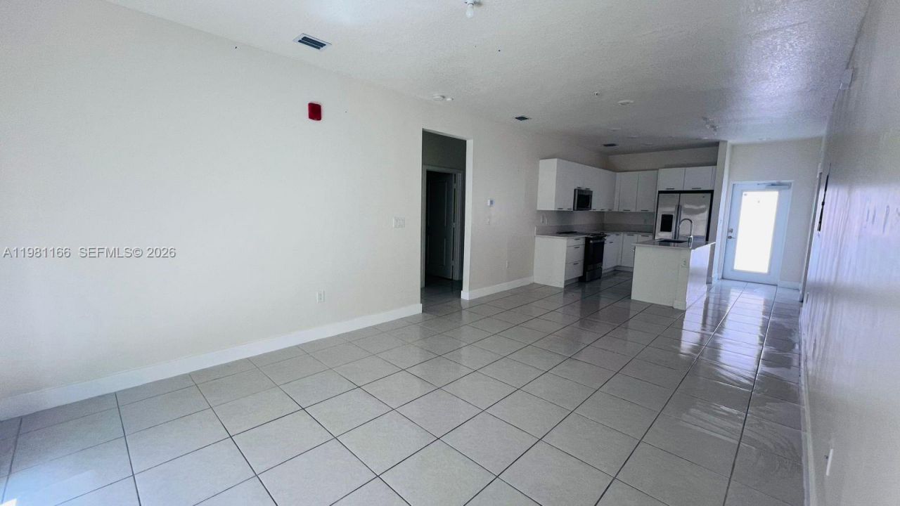 8001 NW 41st St, Unit F-202, Doral, FL 33166 Photo