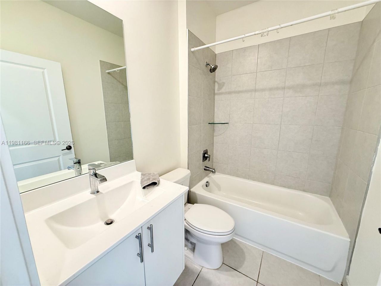 8001 NW 41st St, Unit F-202, Doral, FL 33166 Photo