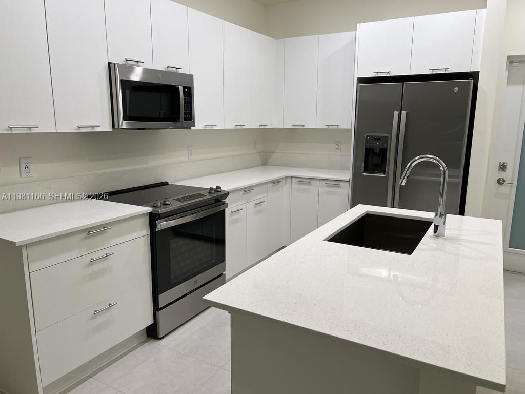 8001 NW 41st St, Unit F-202, Doral, FL 33166 Photo