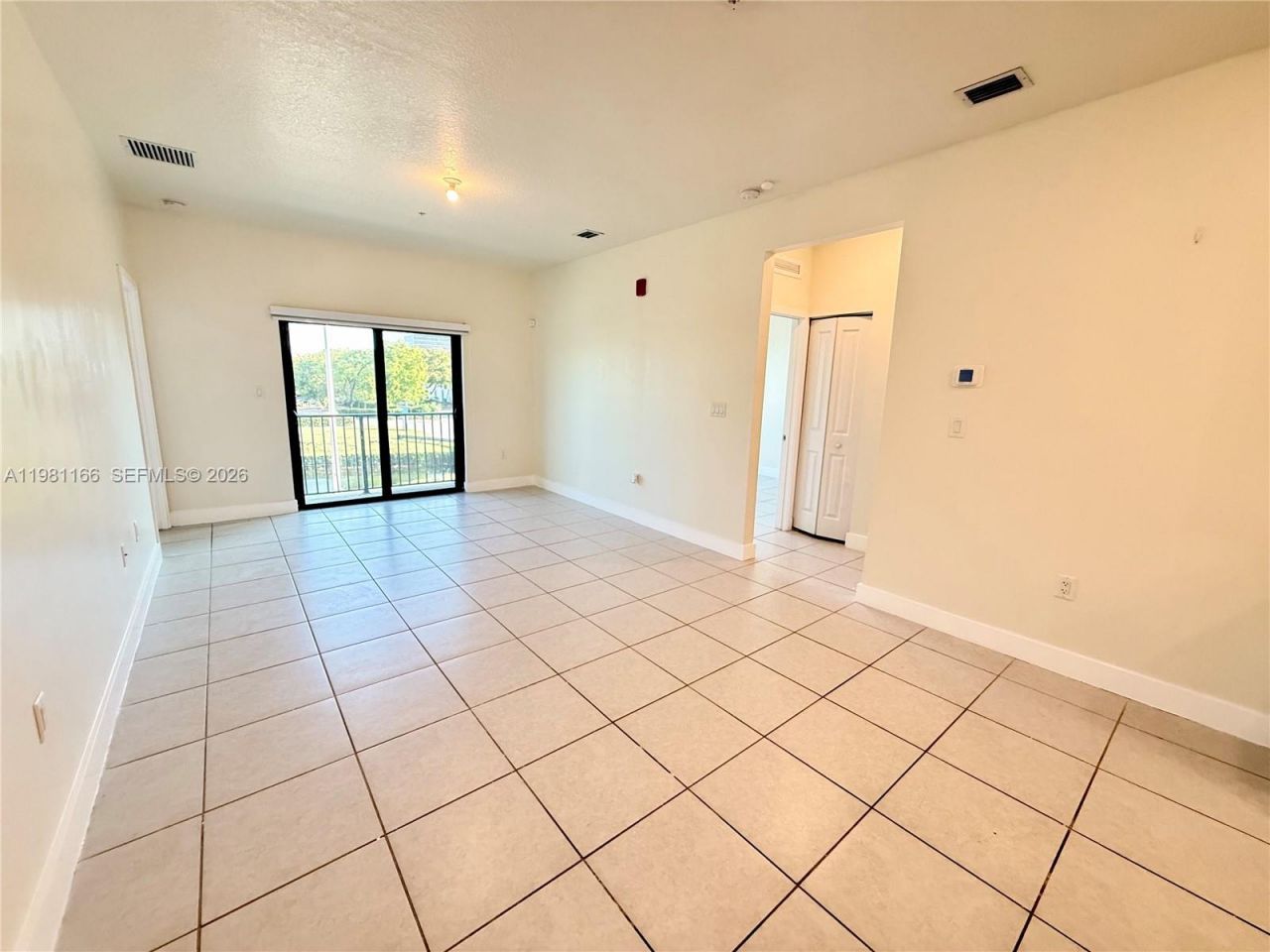 8001 NW 41st St, Unit F-202, Doral, FL 33166 Photo