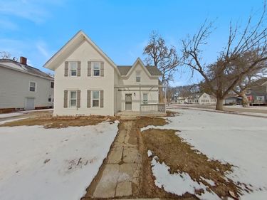 504 1st Street NW, Faribault, MN 55021