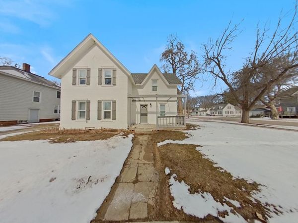 504 1st Street NW, Faribault, MN 55021