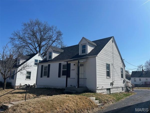 1018 Lakeview Avenue , Unincorporated, MO 63138