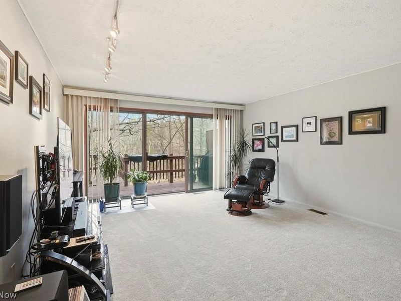 17833 Cliffside Drive, Strongsville, OH 44136 Photo 16