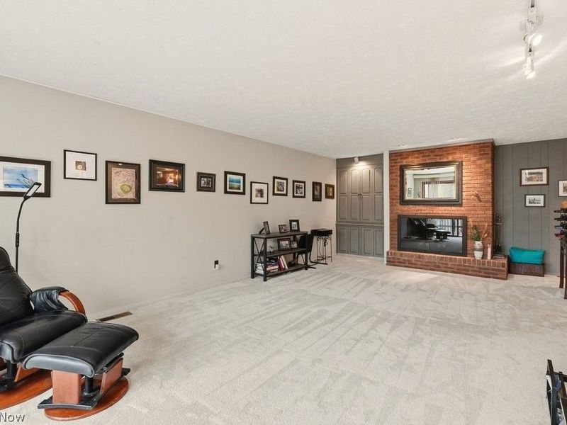 17833 Cliffside Drive, Strongsville, OH 44136 Photo 17