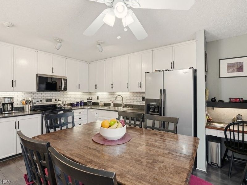 17833 Cliffside Drive, Strongsville, OH 44136 Photo 24