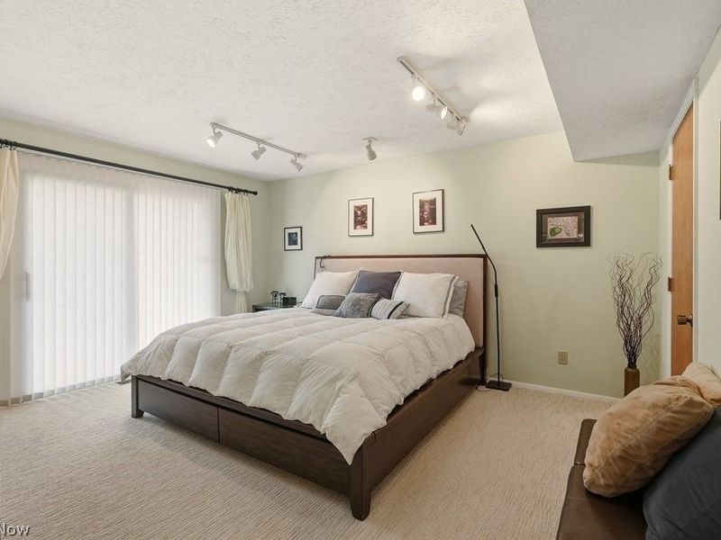 17833 Cliffside Drive, Strongsville, OH 44136 Photo 29