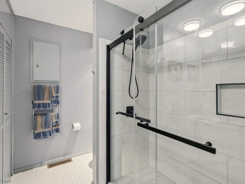 17833 Cliffside Drive, Strongsville, OH 44136 Photo 33