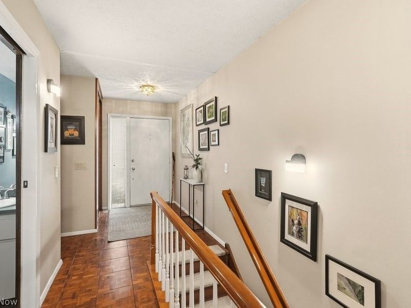 17833 Cliffside Drive, Strongsville, OH 44136 Photo 4