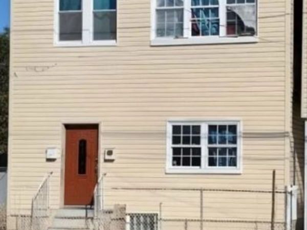 16 Tulip St, Passaic, NJ 07055