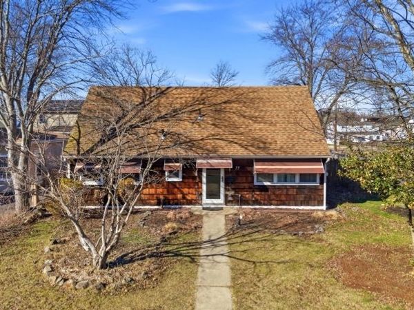 77 W Arthur Pl, Woodbridge, NJ 08830