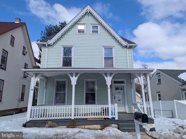 609 W 1ST AVENUE, PARKESBURG, PA 19365