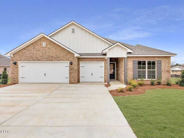 102 Triple Crown Cove, Clinton, MS 39056