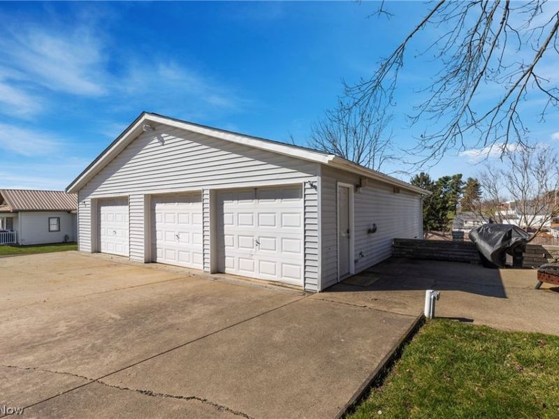 100 W Church Street, Wintersville, OH 43953 Photo 3