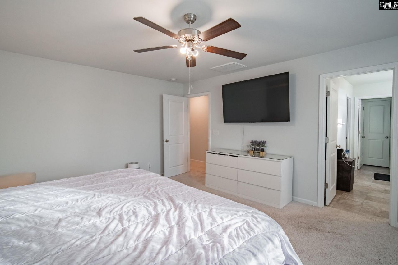 669 Penfolds Way  Photo 15