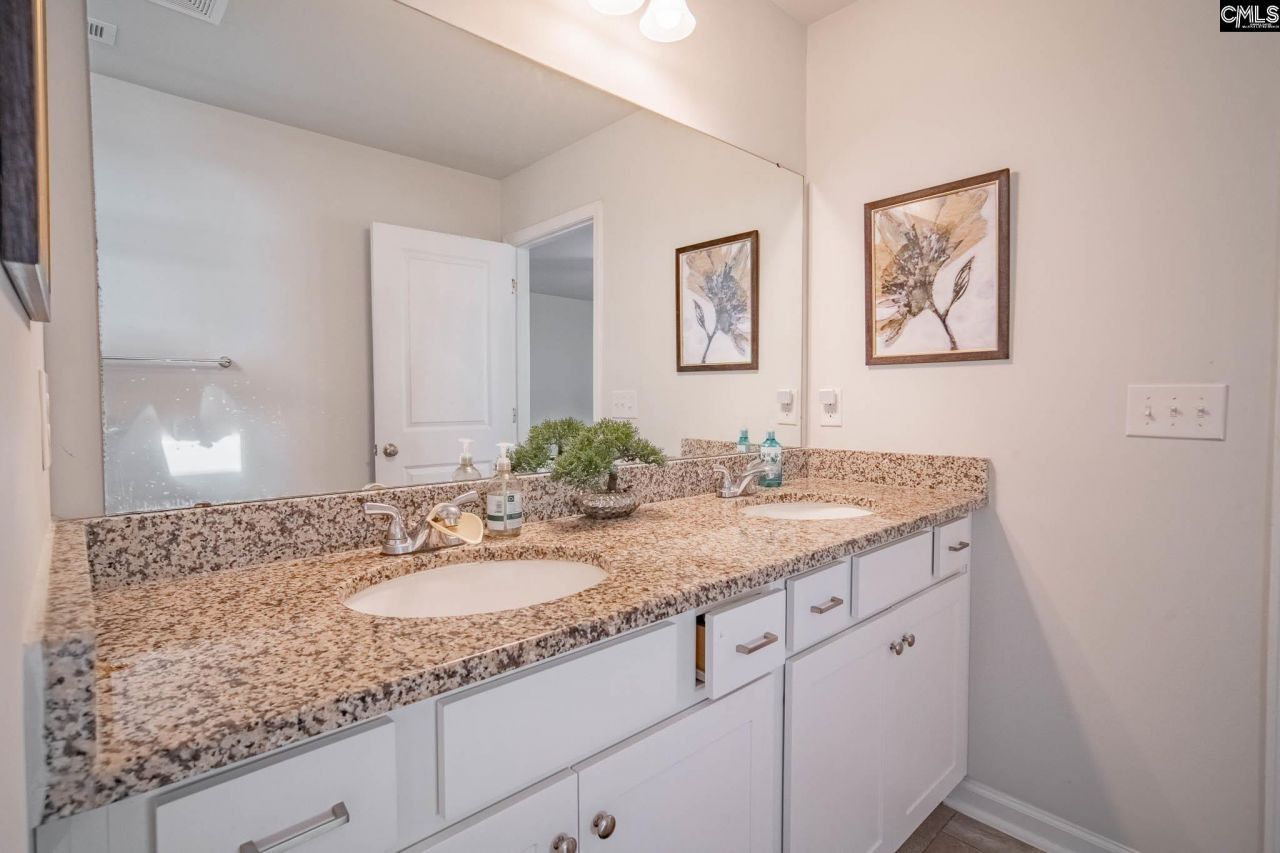 669 Penfolds Way  Photo 20