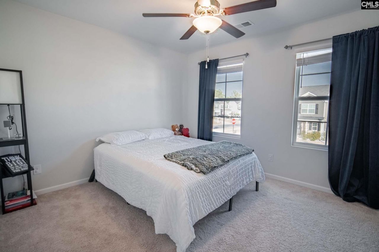 669 Penfolds Way  Photo 24