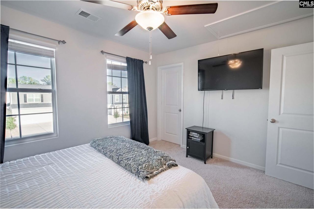 669 Penfolds Way  Photo 25