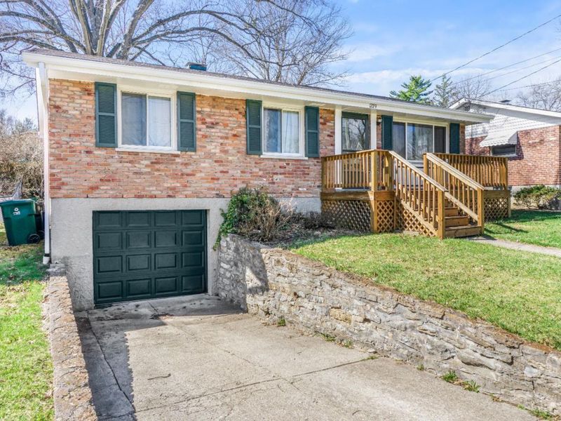 1229 Meadowbright Lane, Cincinnati, OH 45230 Photo 1