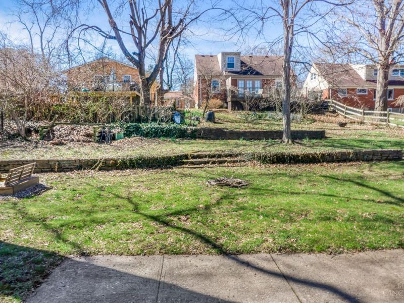 1229 Meadowbright Lane, Cincinnati, OH 45230 Photo 13