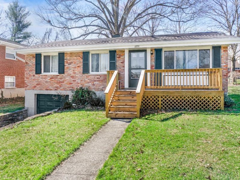 1229 Meadowbright Lane, Cincinnati, OH 45230 Photo 2