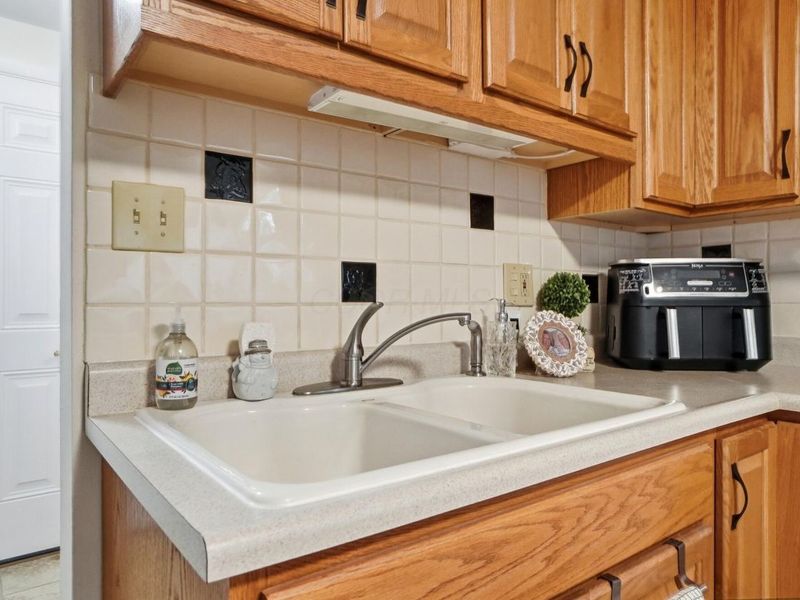 417 Revere Court , Columbus, OH 43228 Photo 11